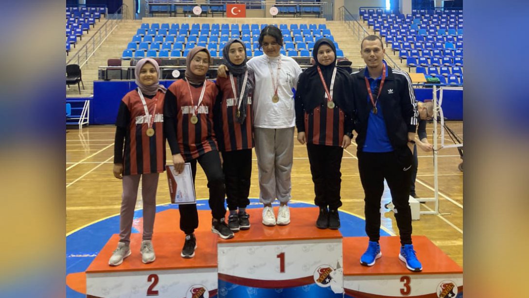 Badminton Küçükler Kızlar Aydın Bölge Şampiyonu İlçemiz Kırka Şehit Ramazan Bağlan Ortaokulu Olmuştur 